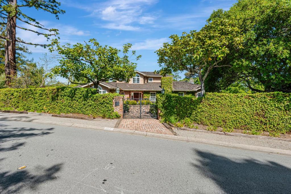 280 Uplands Drive