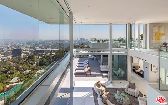 9150 Oriole Way, Los Angeles CA: https://media.crmls.org/mediaz/a6e2deed-5580-4020-b057-004dad325a4e.jpg