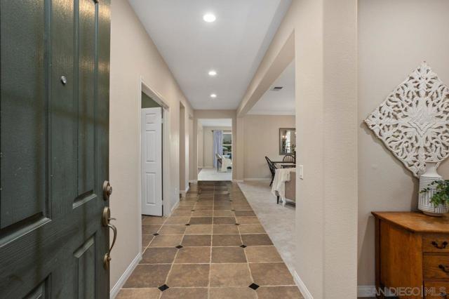 914 Lantana Ct, San Marcos CA: https://media.crmls.org/mediaz/a6e33db7-2a7a-4ff3-91ca-cc80afbaefb7.jpg