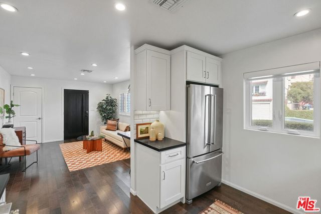 614 Rosemont Avenue, Los Angeles CA: https://media.crmls.org/mediaz/a6e36432-f7c7-4ef3-b6f2-0ec6ba7224c1.jpg
