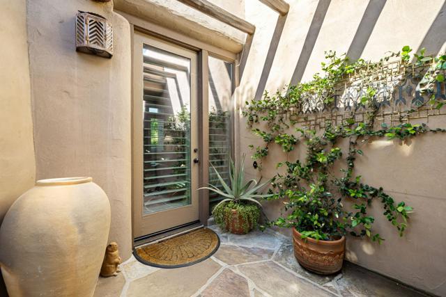 475 S Via Las Palmas, Palm Springs CA: https://media.crmls.org/mediaz/a6e370a3-5c72-4222-9bcf-5d92b441b367.jpg