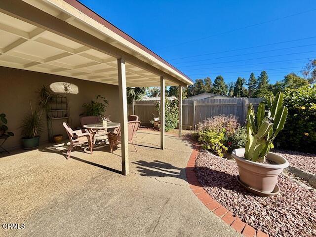 https://media.crmls.org/mediaz/a6e40a0b-9eb5-44c9-9e24-3a226243c707.jpg?preset=X-Large