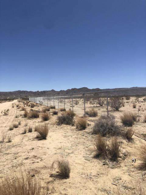 5320 Arizona Avenue, Joshua Tree CA: https://media.crmls.org/mediaz/a6e53627-c113-408d-b4ae-fca3f5e0e683.jpg