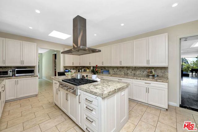 1836 Loma Vista Drive photo 8
