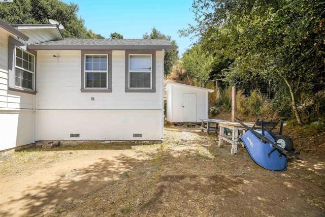 75 Kilkare Rd, Sunol CA: https://media.crmls.org/mediaz/a6e604cb-478c-419f-8ddf-2f55b85c0660.jpg