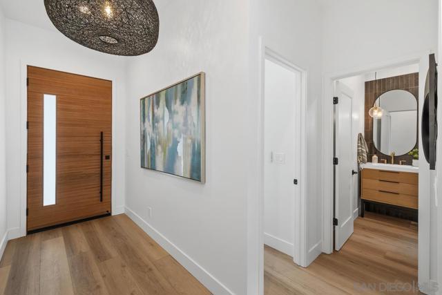 1826 Galveston St, San Diego CA: https://media.crmls.org/mediaz/a6e60eaa-3a54-4993-95aa-8e5220421c12.jpg