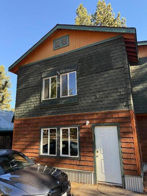 1177 Ski Run Boulevard, South Lake Tahoe CA: https://media.crmls.org/mediaz/a6e65bd4-463a-46fc-bbed-892fdfb4e5ac.jpg