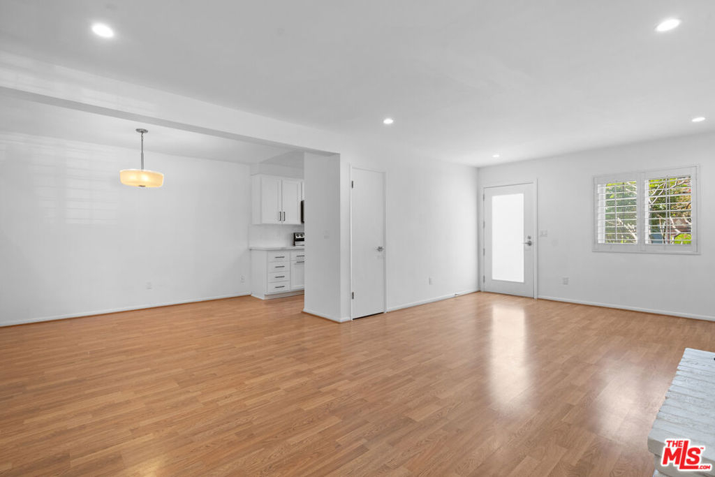8120 Redlands Street #5
