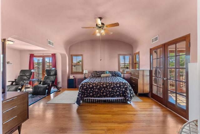 4010 S Hempstead Circle, San Diego CA: https://media.crmls.org/mediaz/a6e71719-22c9-4018-96f4-4167915b1223.jpg
