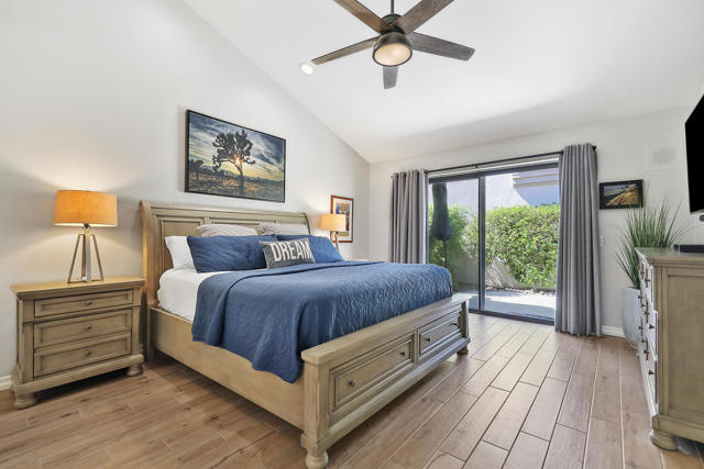 55280 Riviera, La Quinta CA: https://media.crmls.org/mediaz/a6e74381-81ac-4405-82f6-138092b66390.jpg