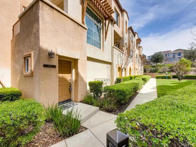 539 Almond Road, San Marcos CA: https://media.crmls.org/mediaz/a6e80648-2c8b-4648-a0a4-bdc35b60db4d.jpg