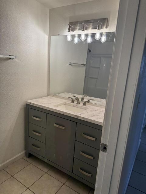 5958 El Reposo Street, Joshua Tree CA: https://media.crmls.org/mediaz/a6e86232-d05a-45bd-997a-6b32fcacab4d.jpg