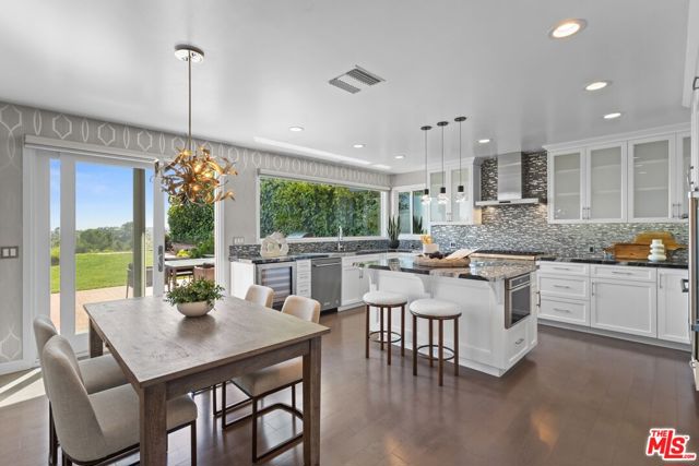 4040 Coldstream Terrace, Tarzana CA: https://media.crmls.org/mediaz/a6e89cdc-ba8f-4b56-a58d-2d9003f9faa3.jpg