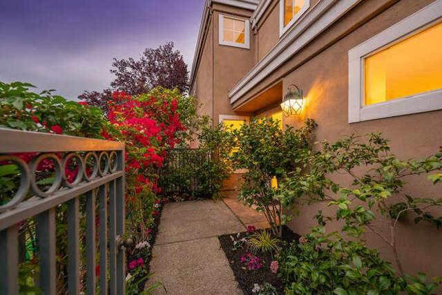 816 Corriente Point Drive,  CA: https://media.crmls.org/mediaz/a6e8c9d3-7c1d-4c1b-bc1d-531f3672e9f9.jpg