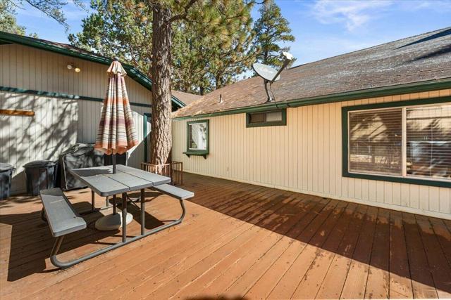 1093 Snow Ridge Road, Big Bear CA: https://media.crmls.org/mediaz/a6e90bb1-18d4-490b-b18f-39219166ae21.jpg