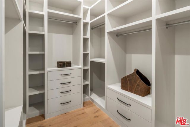 404 S Westgate Avenue, Los Angeles CA: https://media.crmls.org/mediaz/a6e923a0-670c-4b82-bed6-f7564ce499dd.jpg