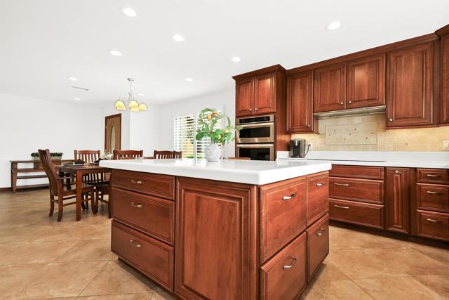 Detail Gallery Image 14 of 46 For 49 Conejo Cir, Palm Desert,  CA 92260 - 3 Beds | 3 Baths