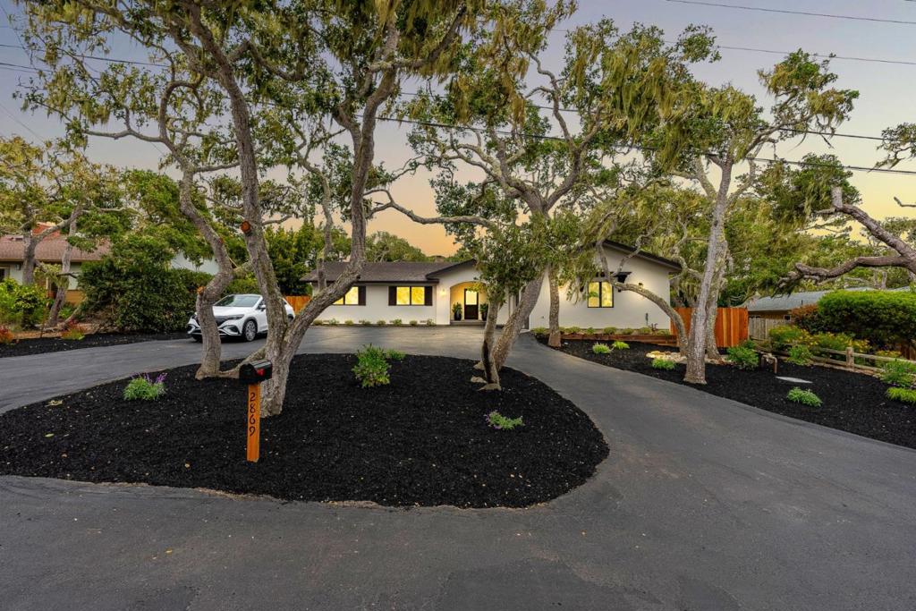 2869 Forest Lodge Road