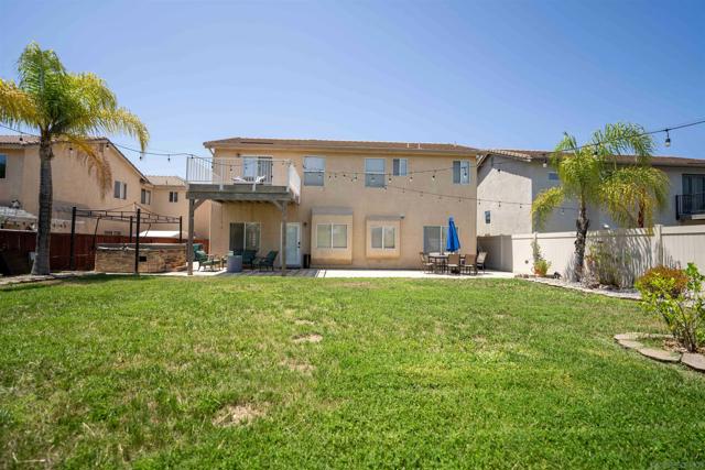 39513 Bonaire Way, Murrieta CA: https://media.crmls.org/mediaz/a6eb547c-abb6-4481-a10b-28faf178e340.jpg