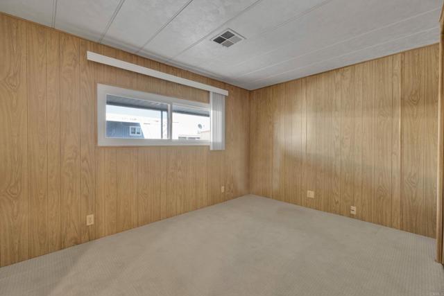 Home for Sale in Lakeside