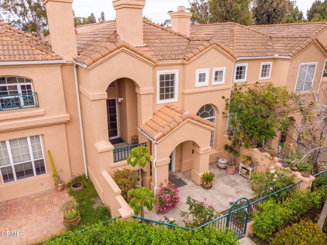 1132 Mooring Walk, Oxnard CA: https://media.crmls.org/mediaz/a6ec2705-2e88-49b2-8e08-f01690295a90.jpg