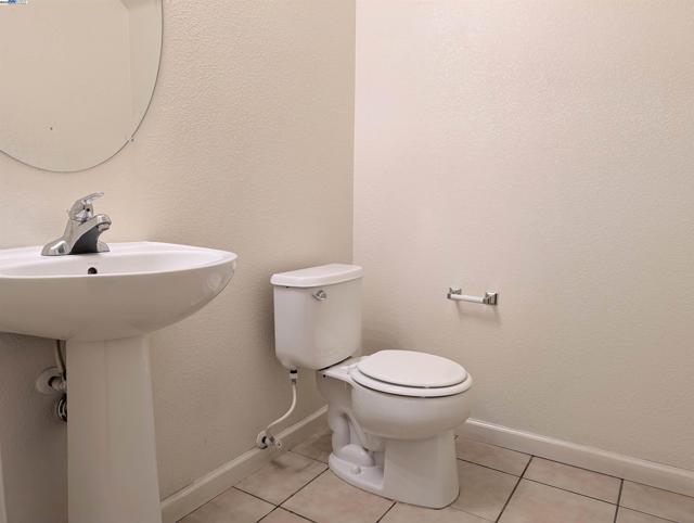 158 Fairview Ave, Bay Point CA: https://media.crmls.org/mediaz/a6ee270f-3736-4e8f-b924-0f6052e9e519.jpg