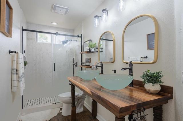 1818 Lancashire Drive, Salinas CA: https://media.crmls.org/mediaz/a6ee2b3c-eac9-4b53-a5a4-a83cacf4db18.jpg