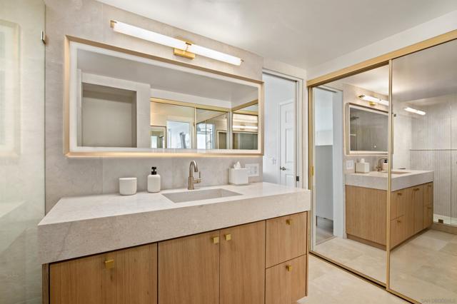 1221 Parker Pl, San Diego CA: https://media.crmls.org/mediaz/a6ee3420-b71b-408a-af30-4c74f9fb803c.jpg