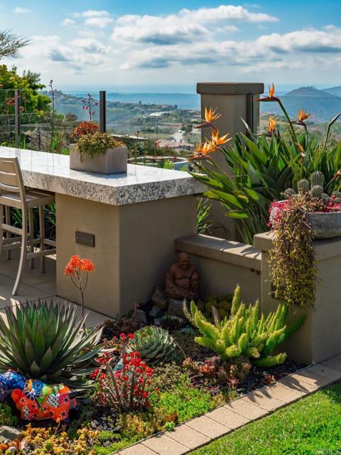 Image 31 of 66 For 8784 Avenida Mirador