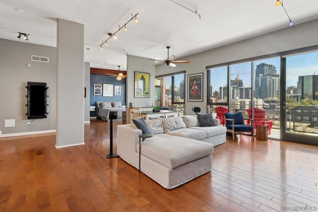 1780 Kettner Blvd, San Diego CA: https://media.crmls.org/mediaz/a6ef263c-c43e-4b92-8937-907140592b9a.jpg