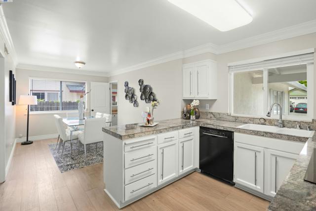 501 Amherst Ct, San Ramon CA: https://media.crmls.org/mediaz/a6ef8fda-c5be-4756-bd87-24fb271fe6e7.jpg