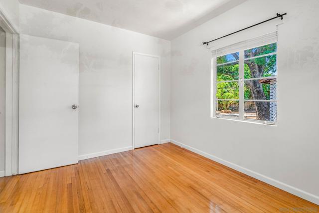 228 E 15th Ave, Escondido CA: https://media.crmls.org/mediaz/a6f00e3c-742a-427e-a479-9f6bae0dce0c.jpg