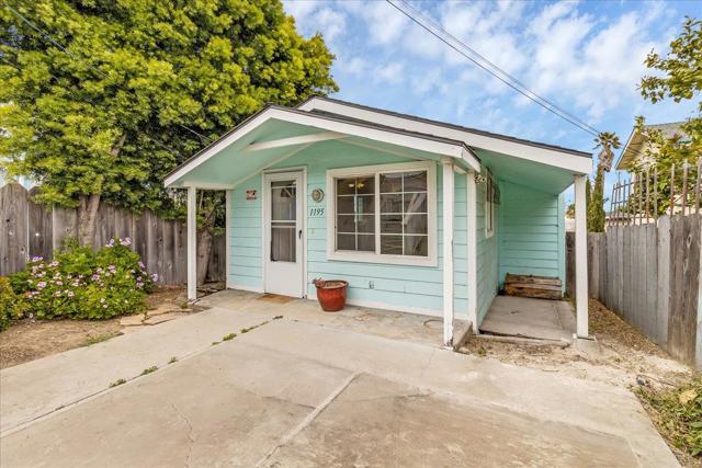 1195 Elm Avenue, Seaside CA: https://media.crmls.org/mediaz/a6f05d5a-bef3-42e6-9f47-f832fecbdec5.jpg