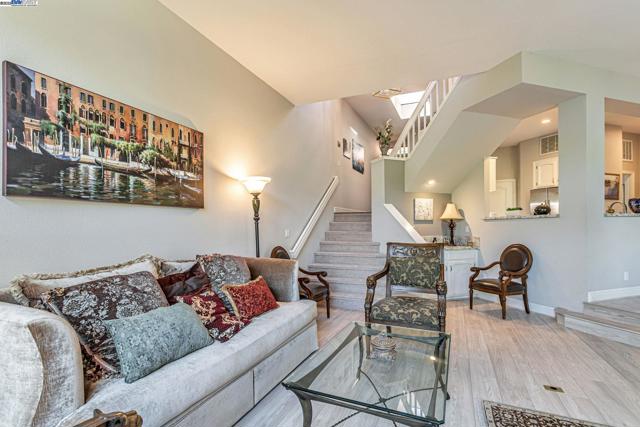 4001 W Lakeshore Drive, San Ramon CA: https://media.crmls.org/mediaz/a6f09426-2f71-4f44-a084-285f95349d1e.jpg