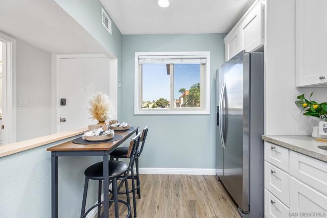 6881 Alvarado Rd, San Diego CA: https://media.crmls.org/mediaz/a6f10b00-3d90-43d7-a676-d15653af0e07.jpg