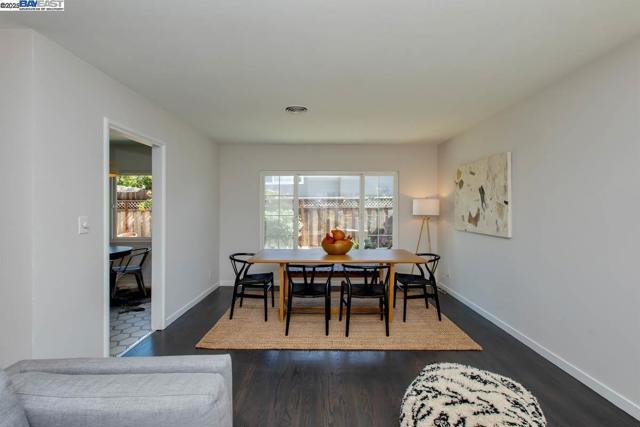 1366 Hansen Ave, Alameda CA: https://media.crmls.org/mediaz/a6f10da2-462e-4dd8-954c-1d46bca7c8e8.jpg