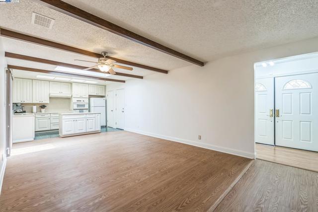 1849 Sherman Dr, Union City CA: https://media.crmls.org/mediaz/a6f19361-1977-4eec-9996-0d62d168d71d.jpg