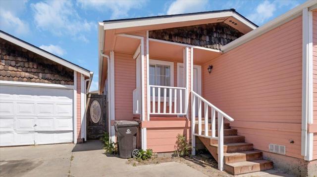 704 Garner Avenue, Salinas CA: https://media.crmls.org/mediaz/a6f1bf65-cd6c-41d4-ba7e-5a5555082c9f.jpg