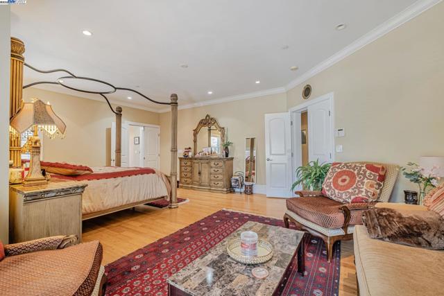 190 Pickering Ave, Fremont CA: https://media.crmls.org/mediaz/a6f24fcb-623d-4953-923a-539c2f8f7cb5.jpg
