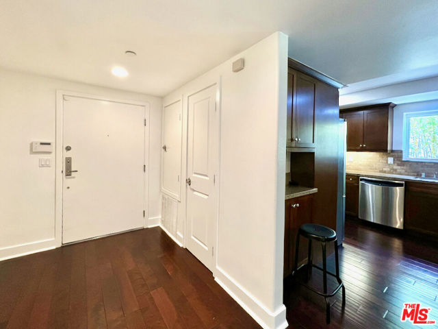 7249 Franklin Avenue, Los Angeles CA: https://media.crmls.org/mediaz/a6f28fba-18f6-4f4d-90ff-5adac8ab8896.jpg