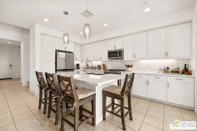 84621 Lago Breeza Drive, Indio CA: https://media.crmls.org/mediaz/a6f2ddc3-8011-4a68-97ab-bbe18f43f09d.jpg