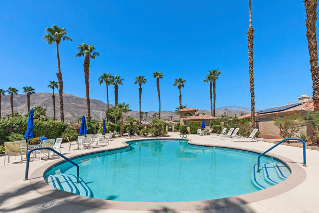 2 Vistara Drive, Rancho Mirage CA: https://media.crmls.org/mediaz/a6f32028-f521-4f7a-b39a-b1cebc58f0ae.jpg