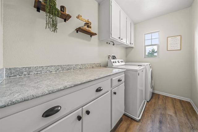 2194 Honeybee Street, Chula Vista CA: https://media.crmls.org/mediaz/a6f347dc-1117-43a0-999b-7d248a1923c9.jpg