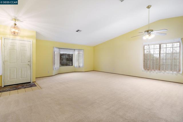 Image 2 of 32 For 2124 Hacienda St