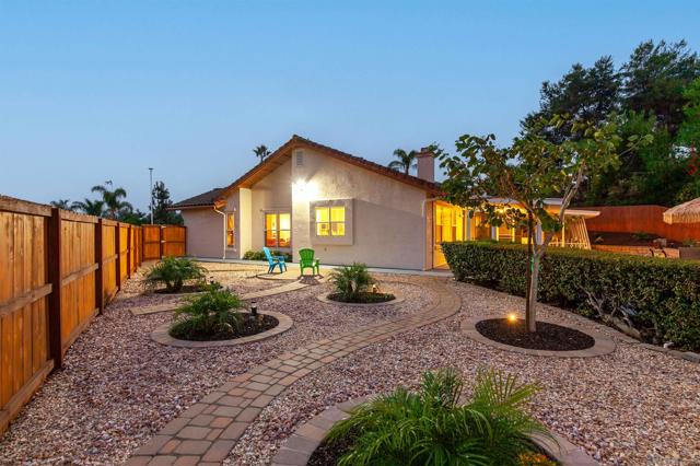 1935 Cresthaven Dr, Vista CA: https://media.crmls.org/mediaz/a6f3bec3-aa9f-4e7f-a25b-c8679be76db8.jpg