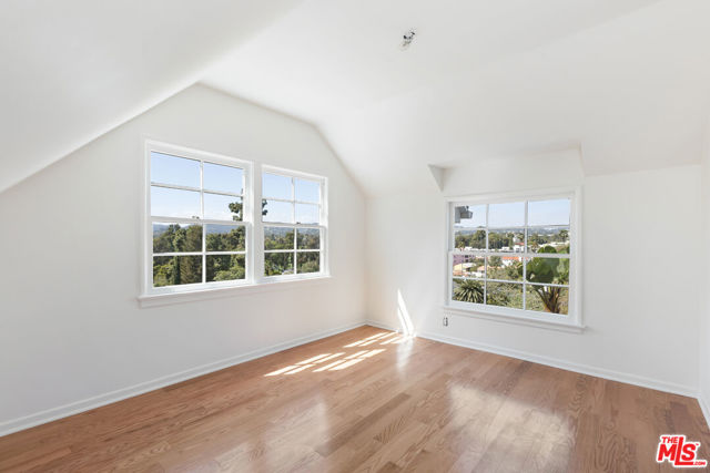 910 Centinela Avenue photo 26