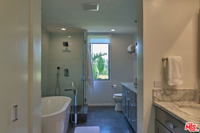 16045 Royal Mount Drive, Encino CA: https://media.crmls.org/mediaz/a6f4a364-6352-4ec4-865c-ff5782a89ce7.jpg