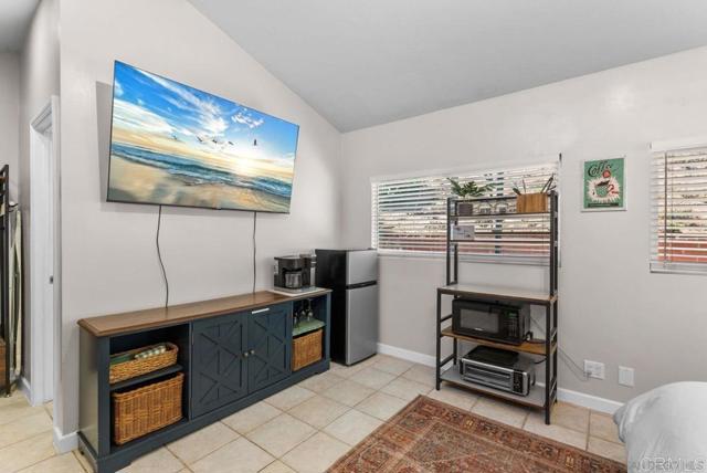 Detail Gallery Image 6 of 10 For 1233 Titan Ct, Escondido,  CA 92026 - 1 Beds | 1 Baths