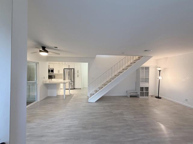 Detail Gallery Image 9 of 25 For 155 Countrywood Ln, Encinitas,  CA 92024 - 3 Beds | 3 Baths