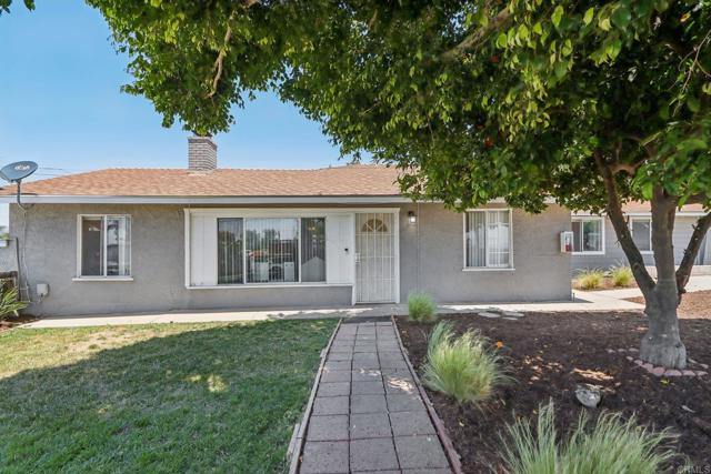 Detail Gallery Image 1 of 1 For 1456 E Fallbrook St, Fallbrook,  CA 92028 - 6 Beds | 3/1 Baths